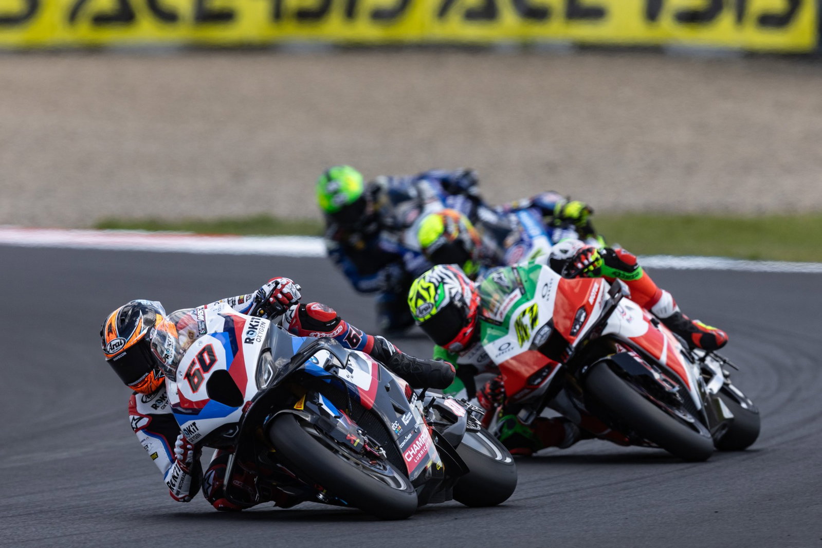 Carrera de WorldSBK en la ronda checa de 2026. Crédito: Oro y Ganso.