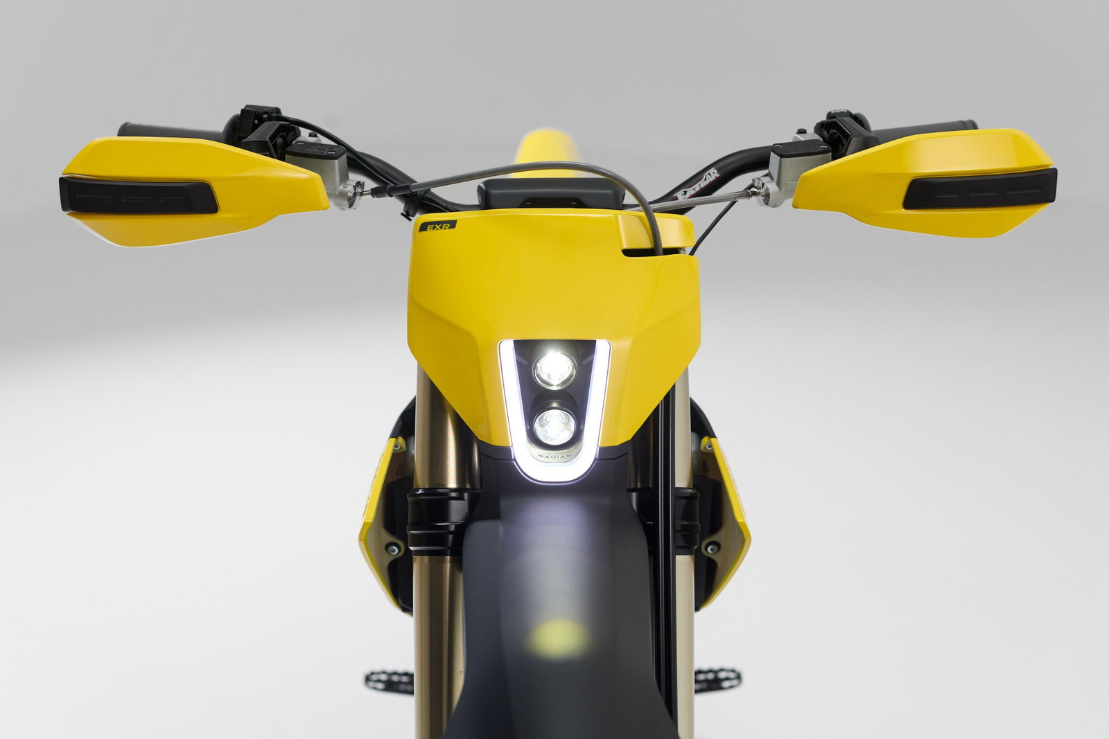 El diseño frontal del Radian EXR