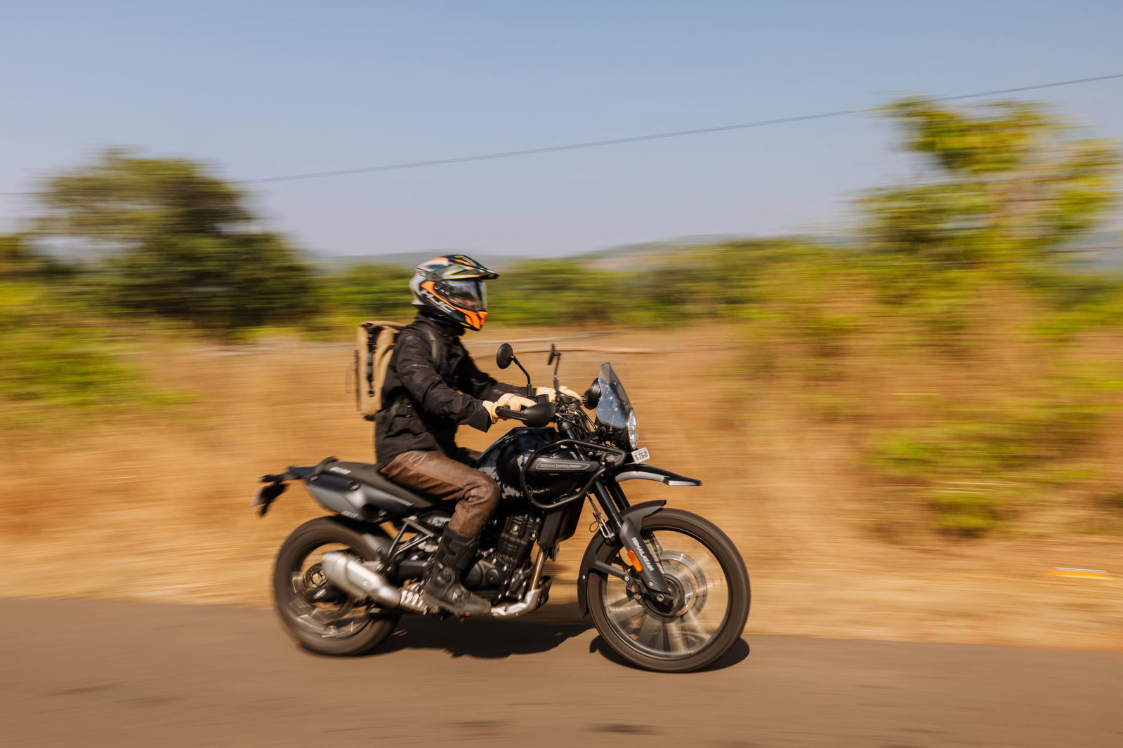 2026 Royal Enfield 450 Maná Negro