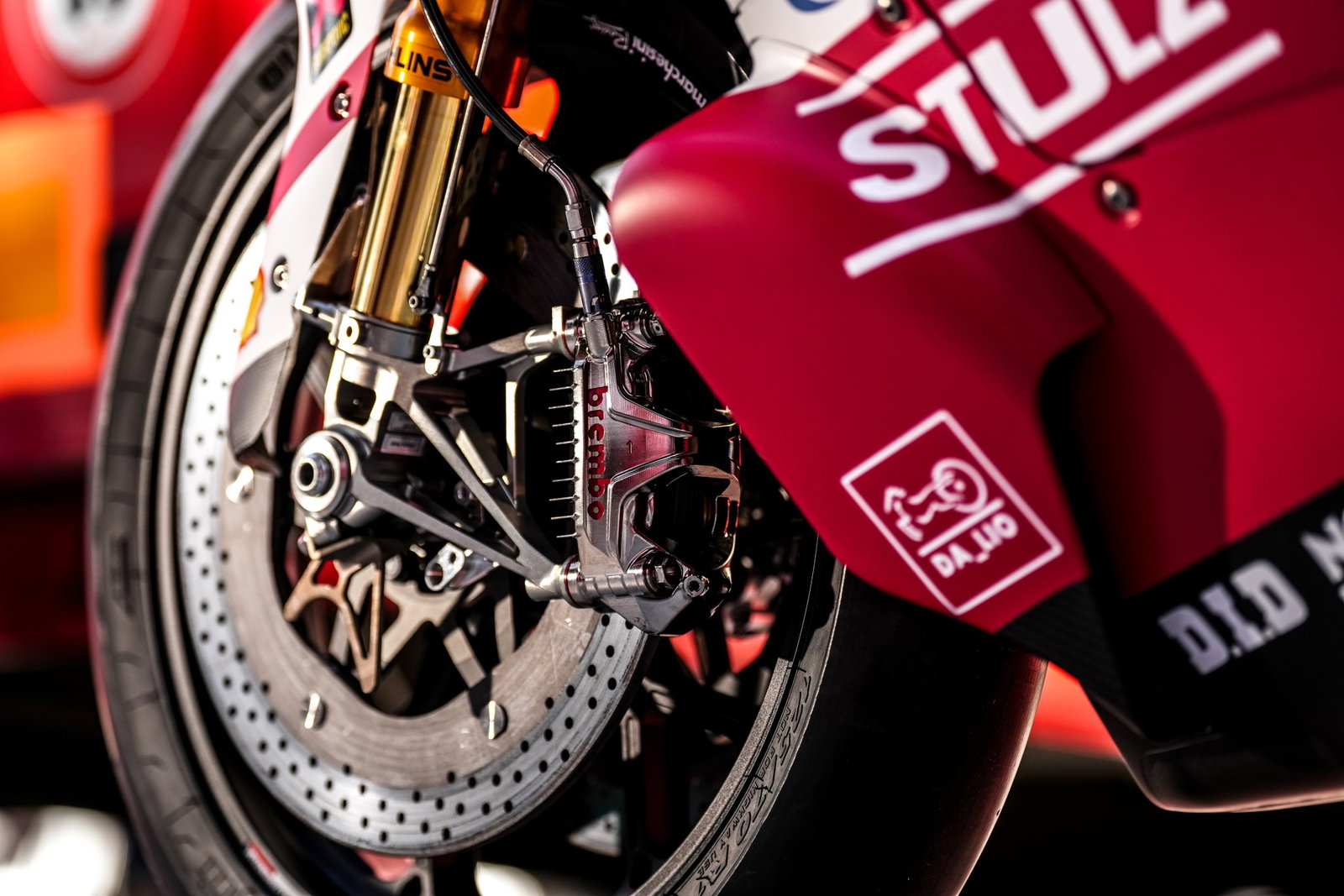 Frenos Brembo.